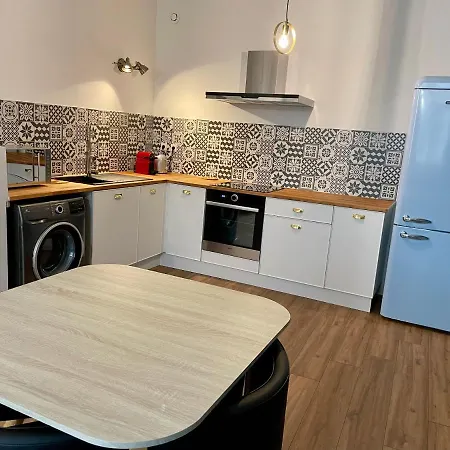 Republique - Grande La Real